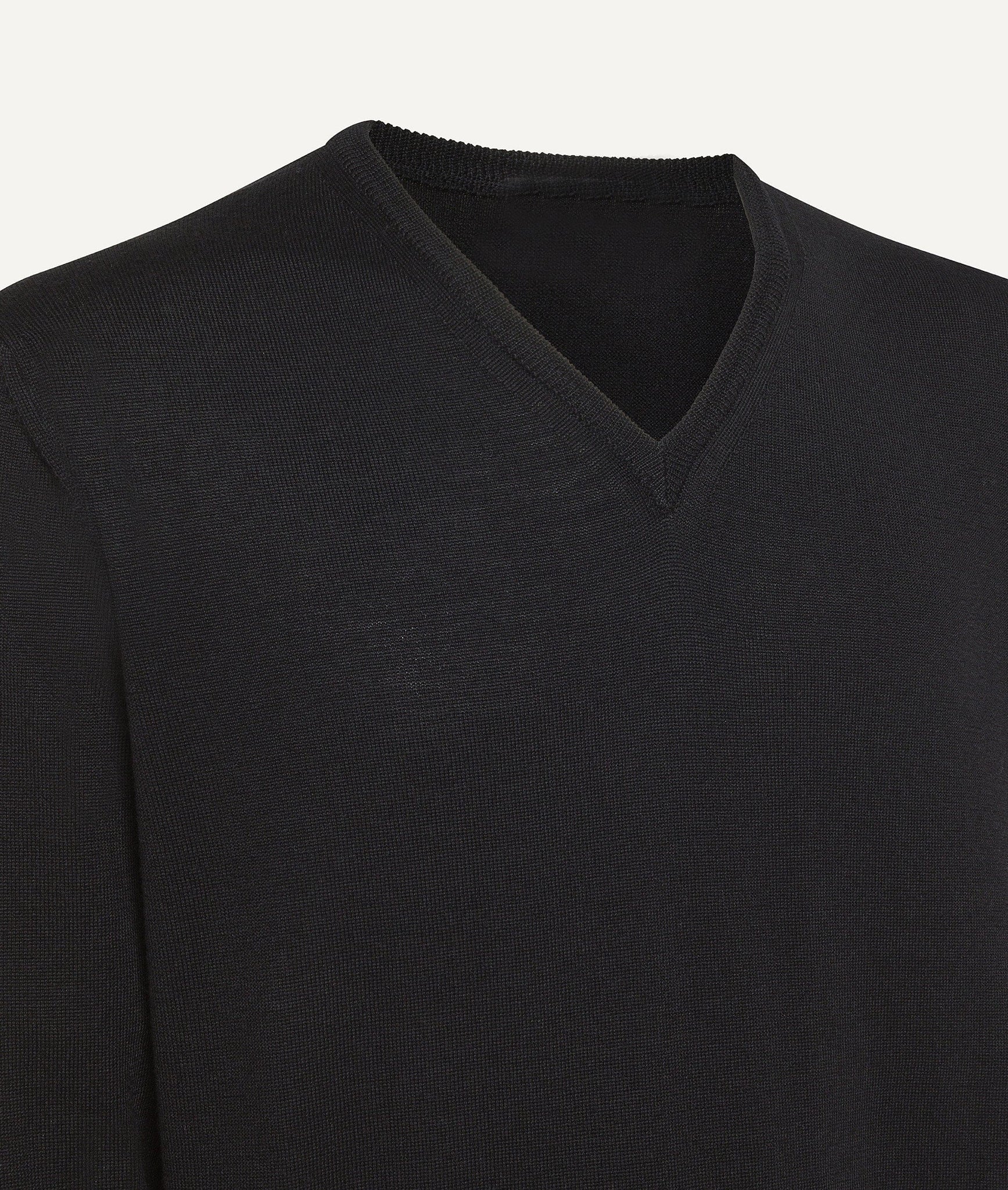 V Neck in Extrafine Merino Wool