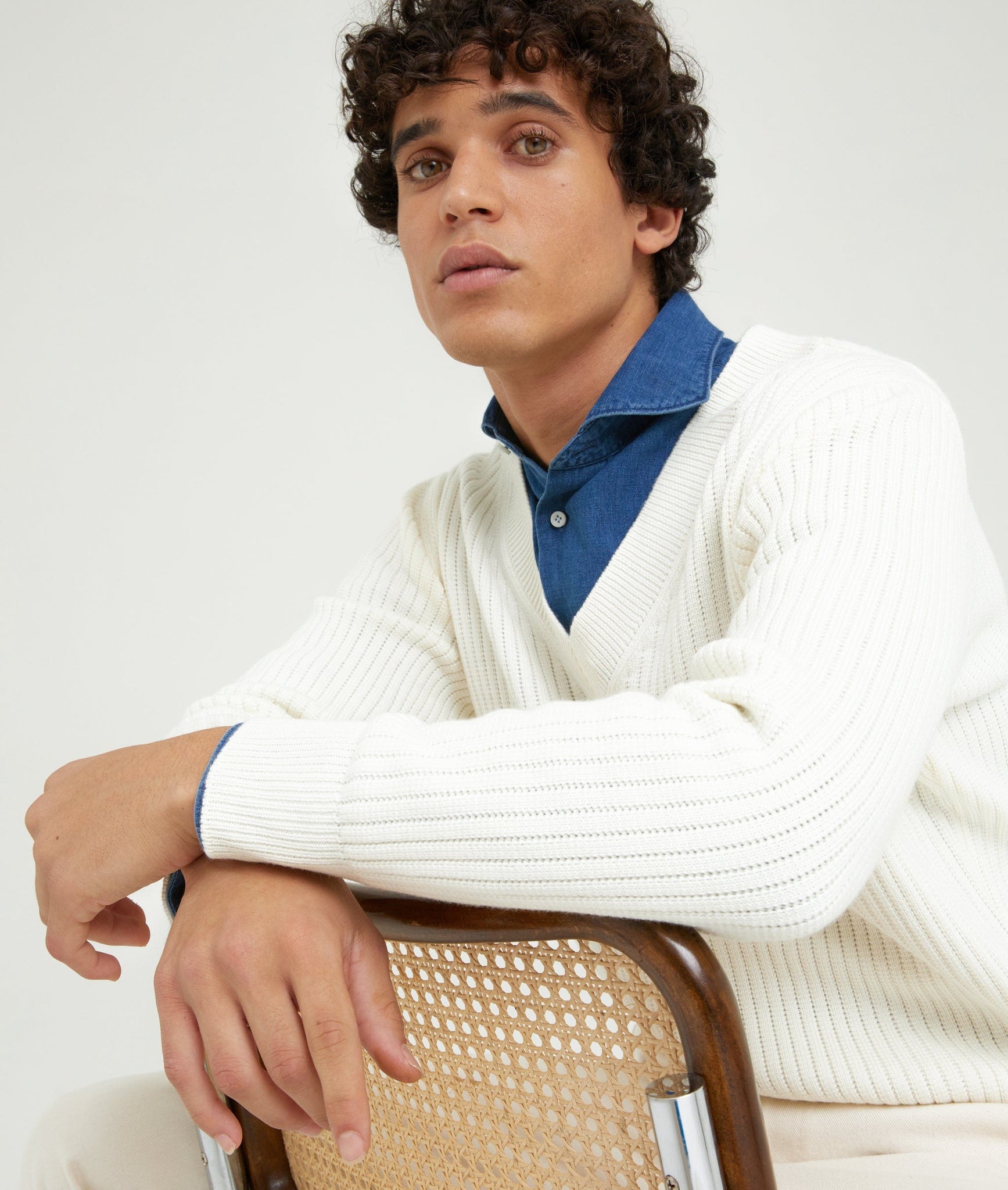 Ribbed Deep V-Neck Sweater in Cashwool